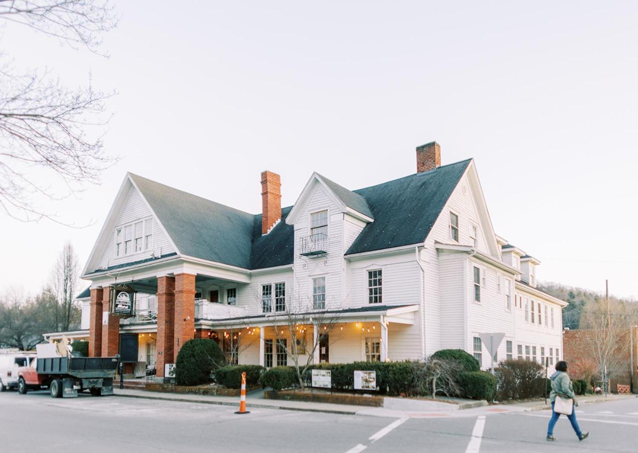 The Nuwray Hotel & Carriage House Burnsville エクステリア 写真