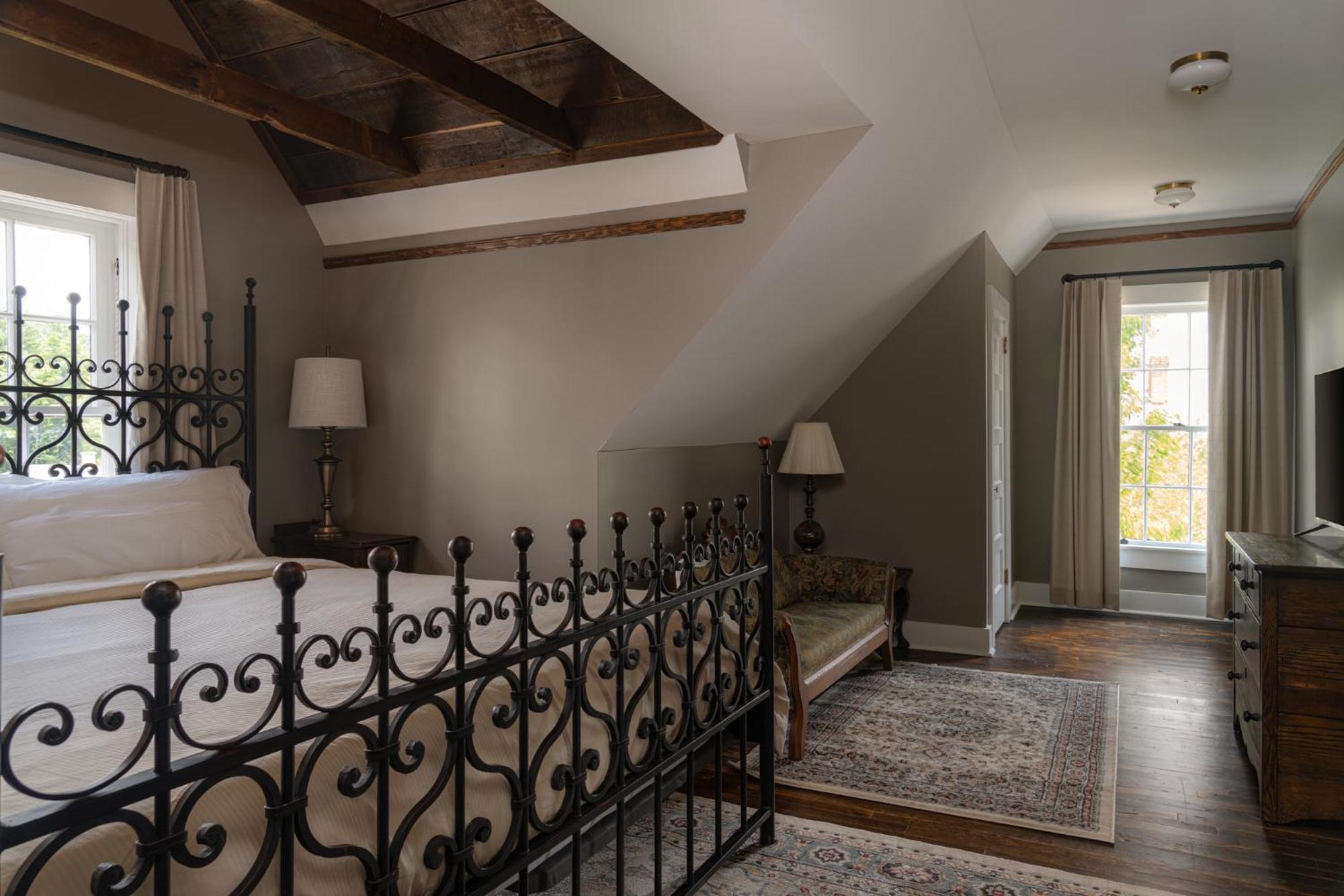 The Nuwray Hotel & Carriage House Burnsville エクステリア 写真