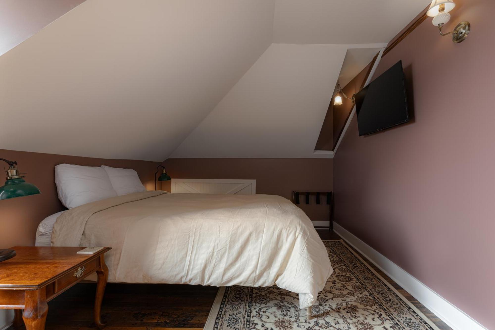 The Nuwray Hotel & Carriage House Burnsville エクステリア 写真