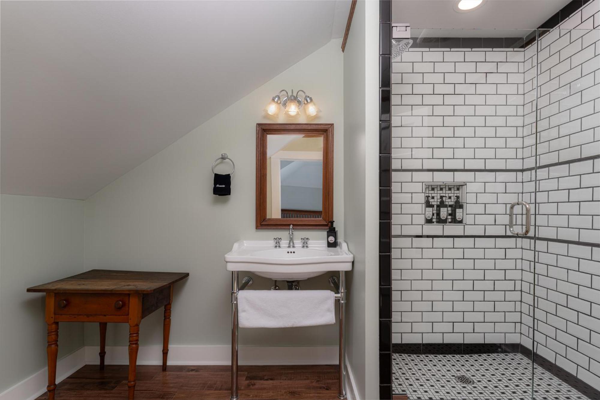 The Nuwray Hotel & Carriage House Burnsville エクステリア 写真
