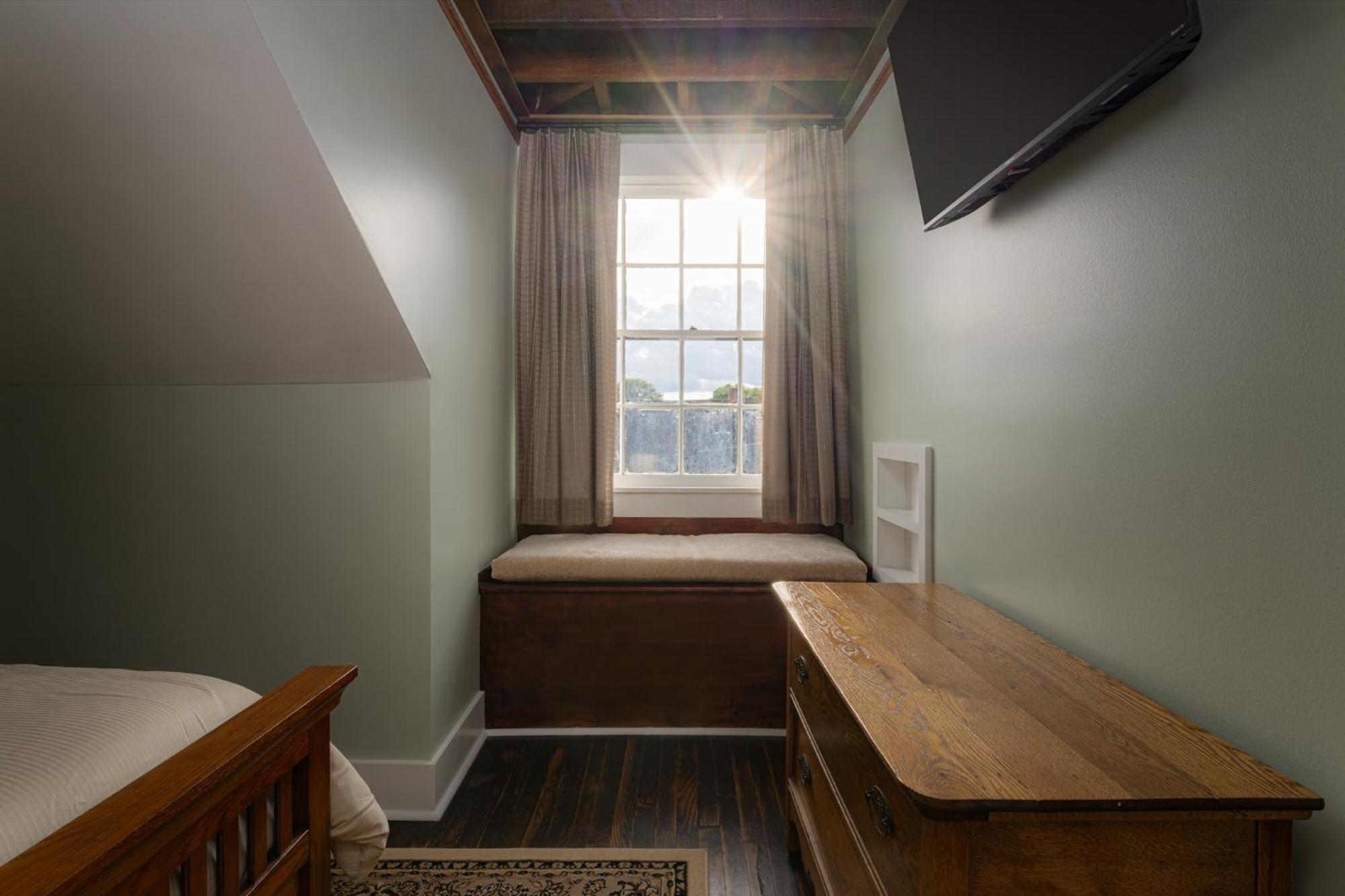 The Nuwray Hotel & Carriage House Burnsville エクステリア 写真