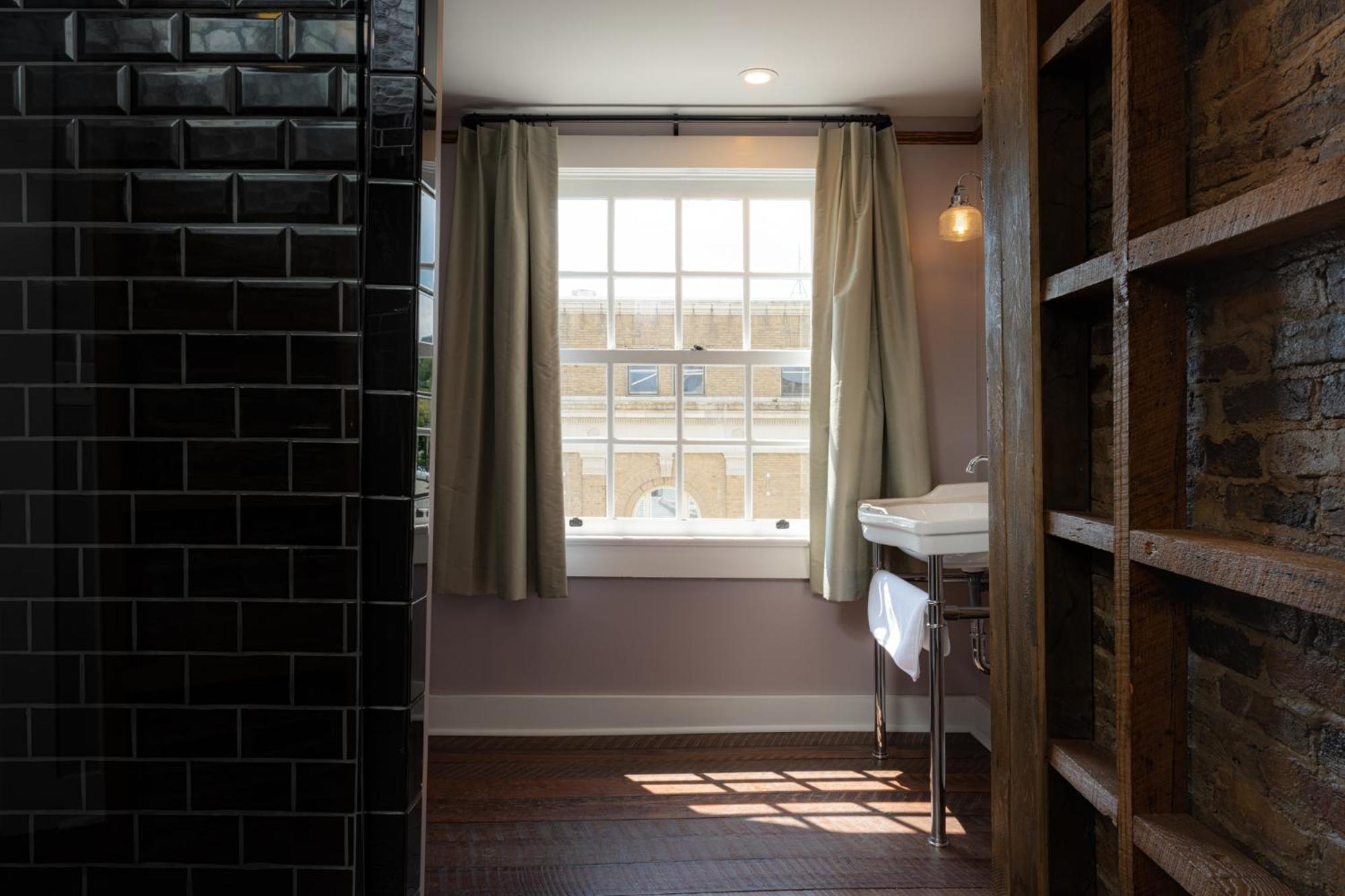The Nuwray Hotel & Carriage House Burnsville エクステリア 写真