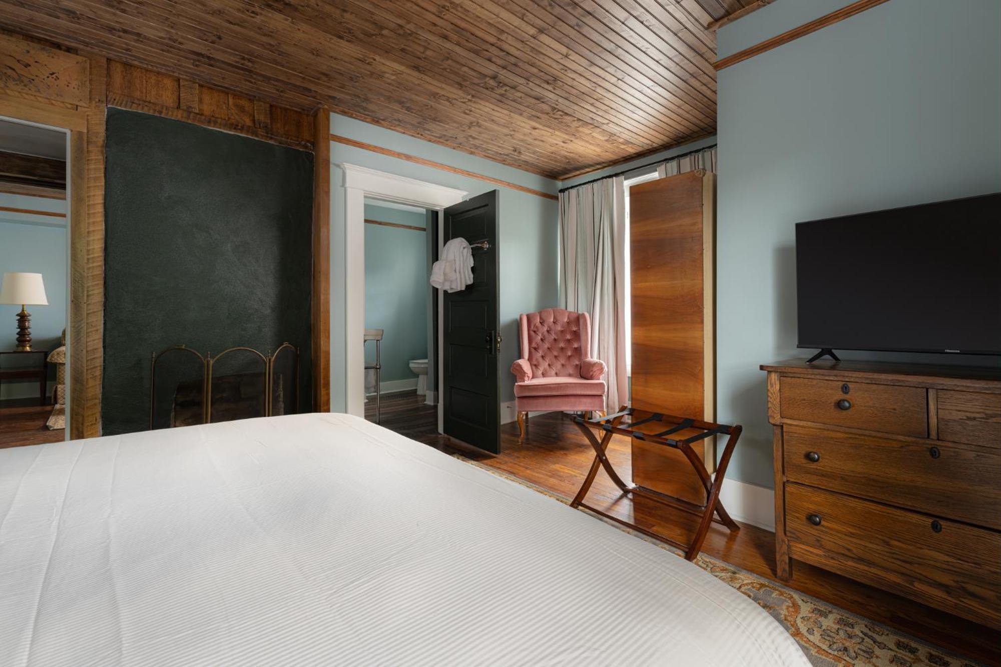 The Nuwray Hotel & Carriage House Burnsville エクステリア 写真