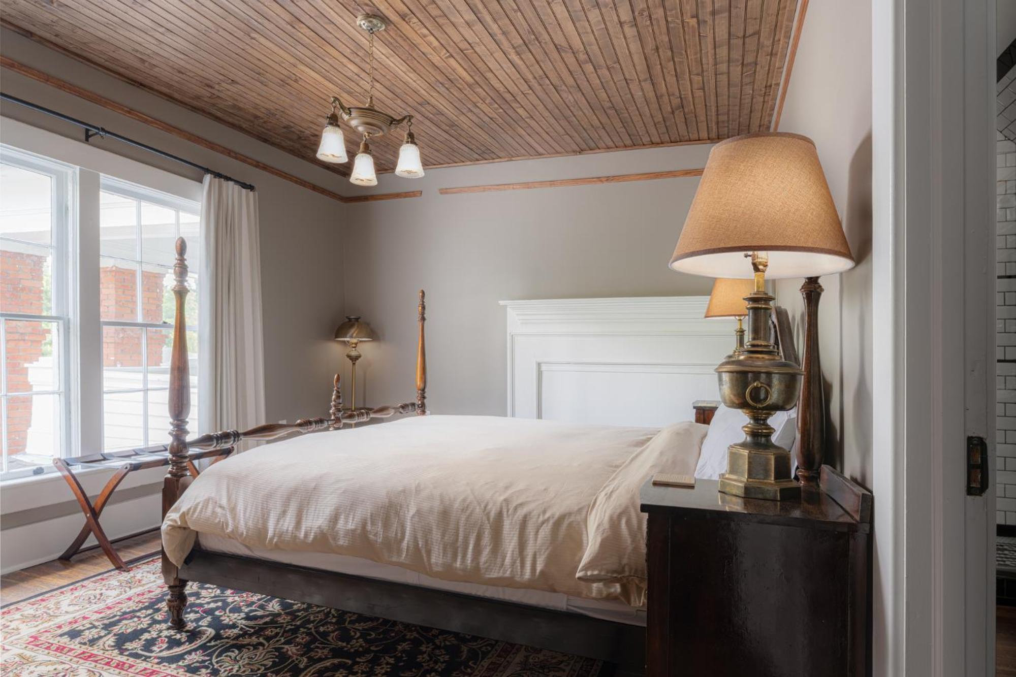 The Nuwray Hotel & Carriage House Burnsville エクステリア 写真