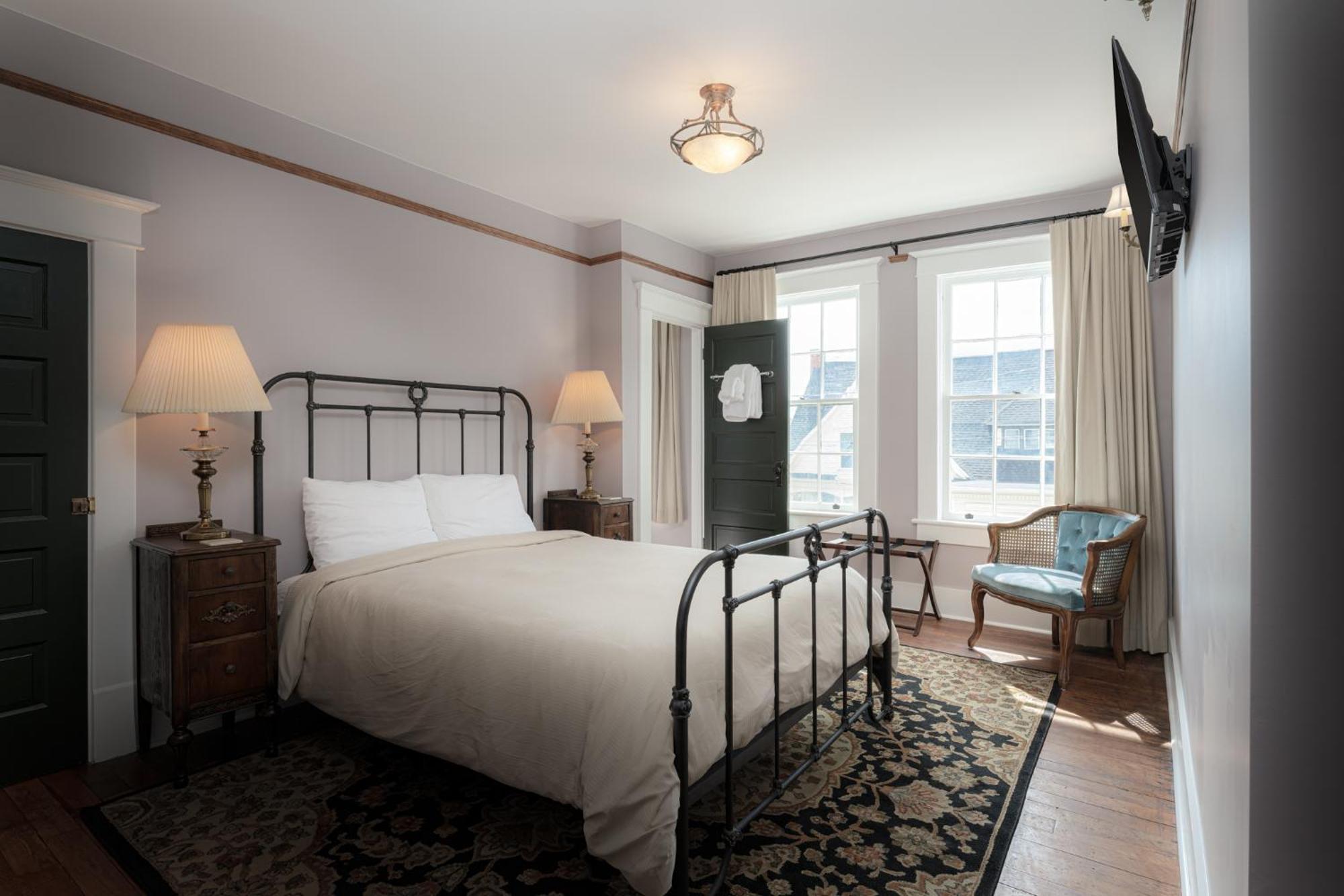 The Nuwray Hotel & Carriage House Burnsville エクステリア 写真