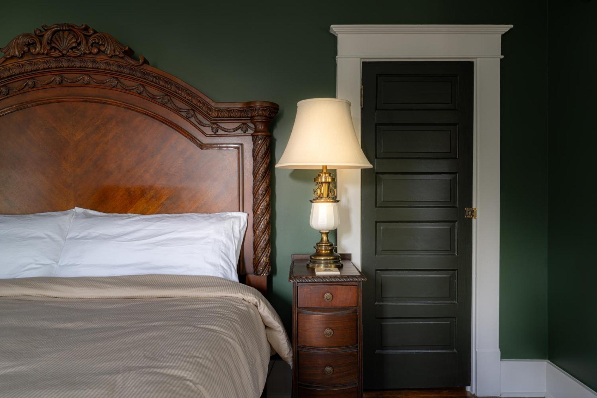 The Nuwray Hotel & Carriage House Burnsville エクステリア 写真