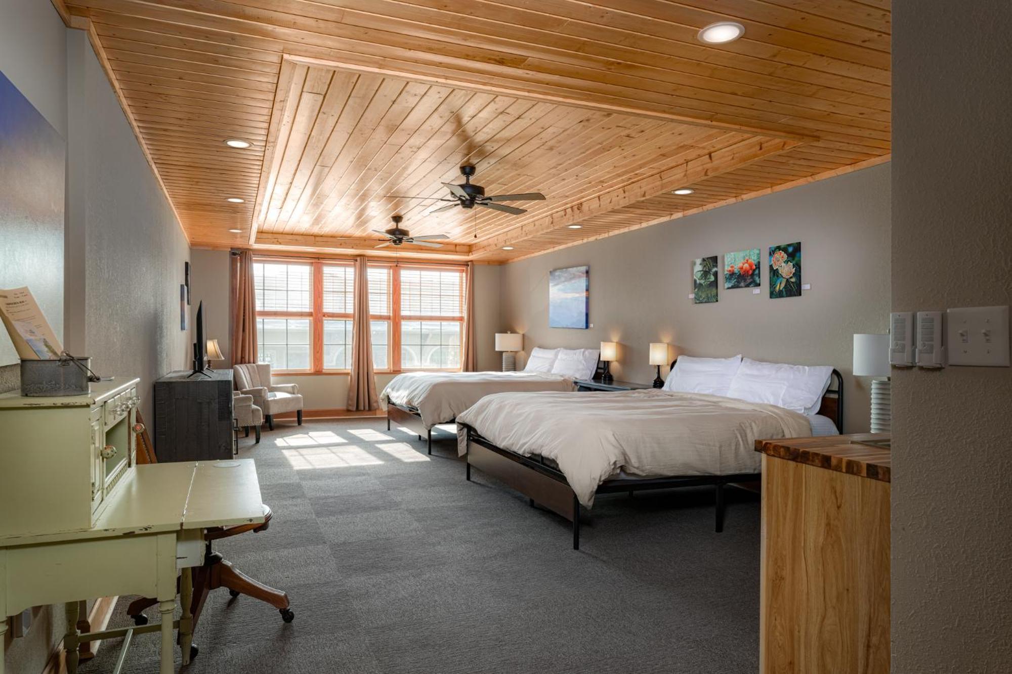 The Nuwray Hotel & Carriage House Burnsville エクステリア 写真